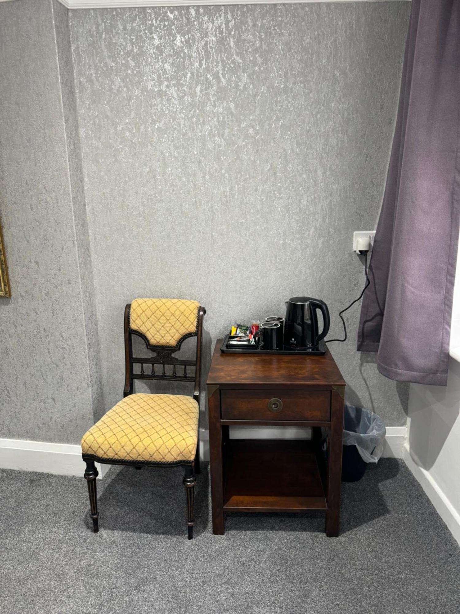 Juniper Berry Southampton Quarto foto