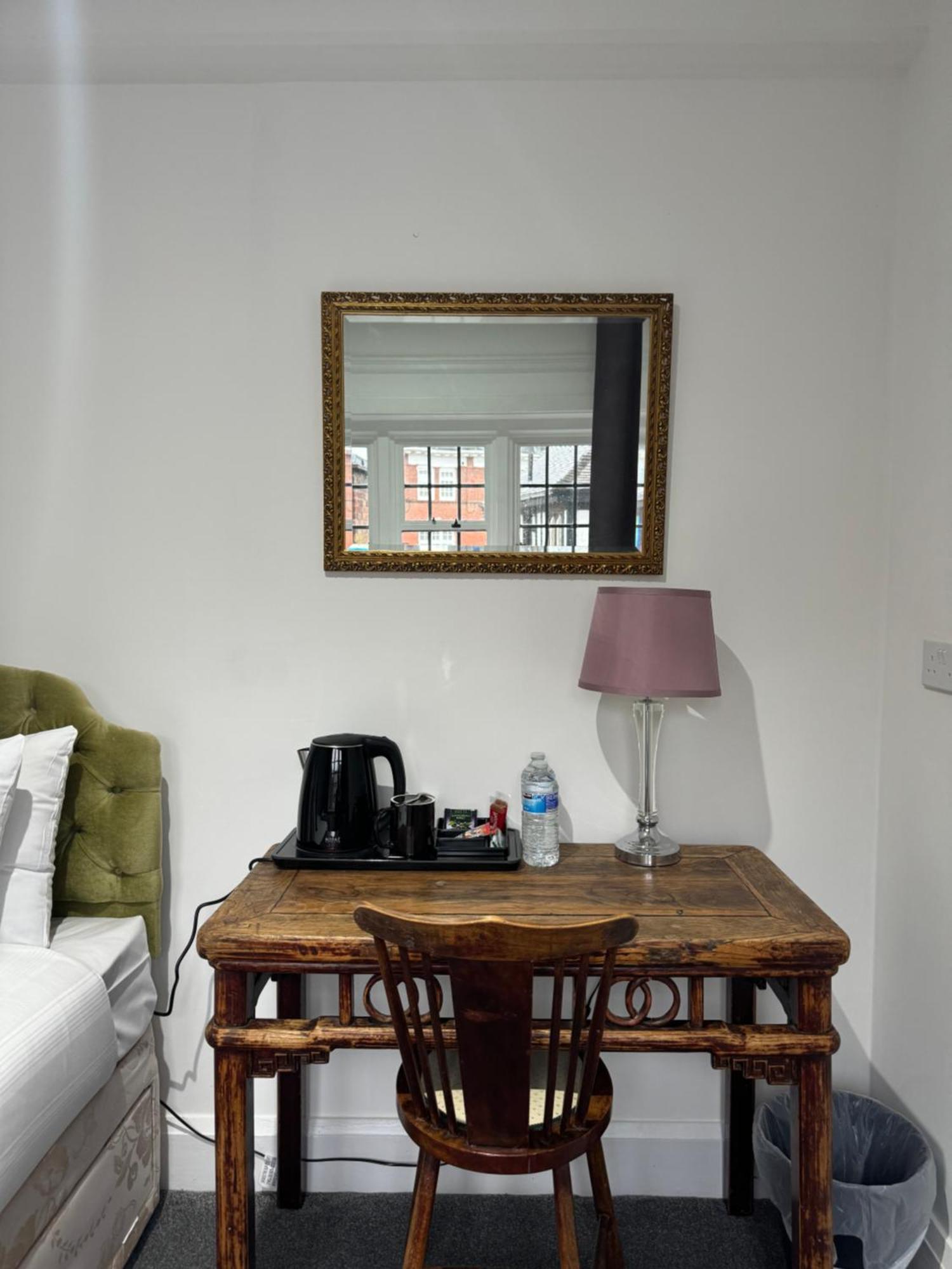 Juniper Berry Southampton Quarto foto